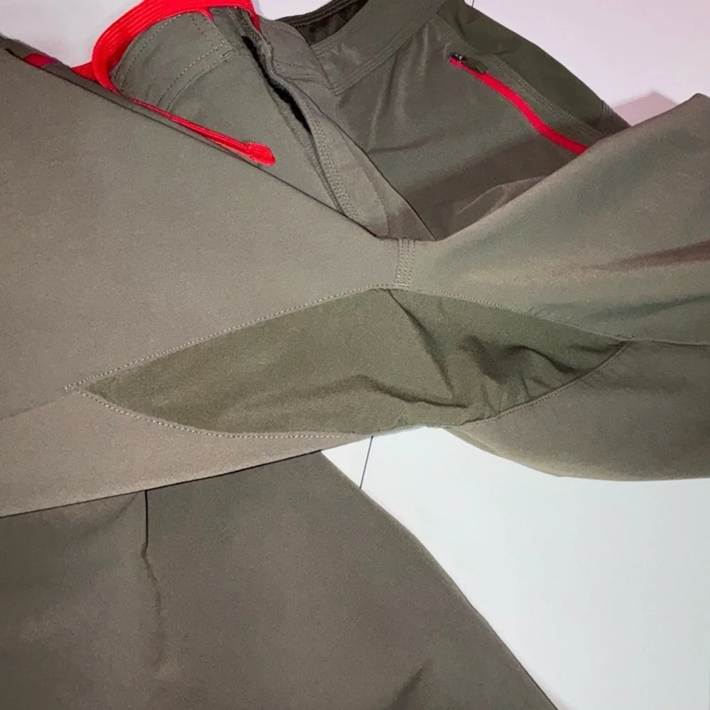 The North Face Olive Green Hiking Pants with Red Drawstrings - Picture 12 of 12
